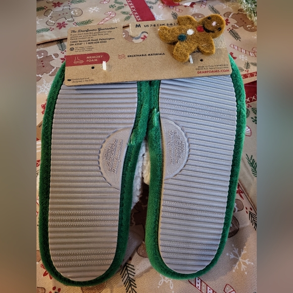 NWT DF by Dearforms Gingerbread Official Cookie Tester Slippers. Never worn. - Picture 4 of 4